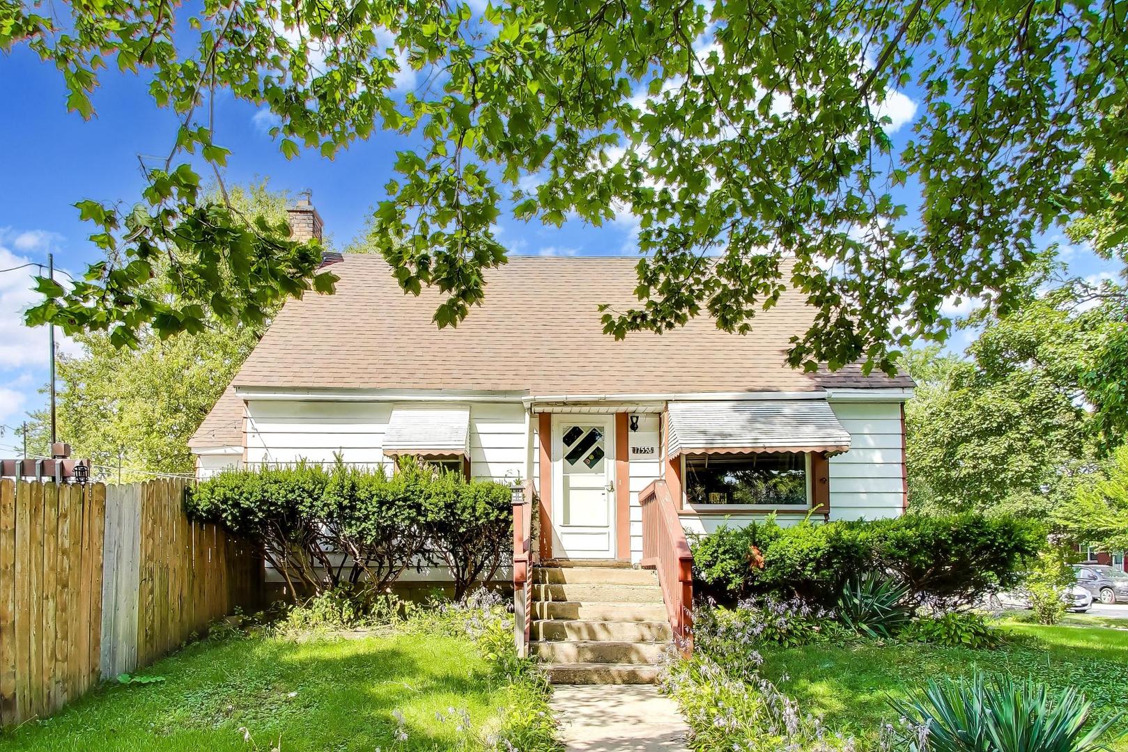 17558 Community Street — photo
