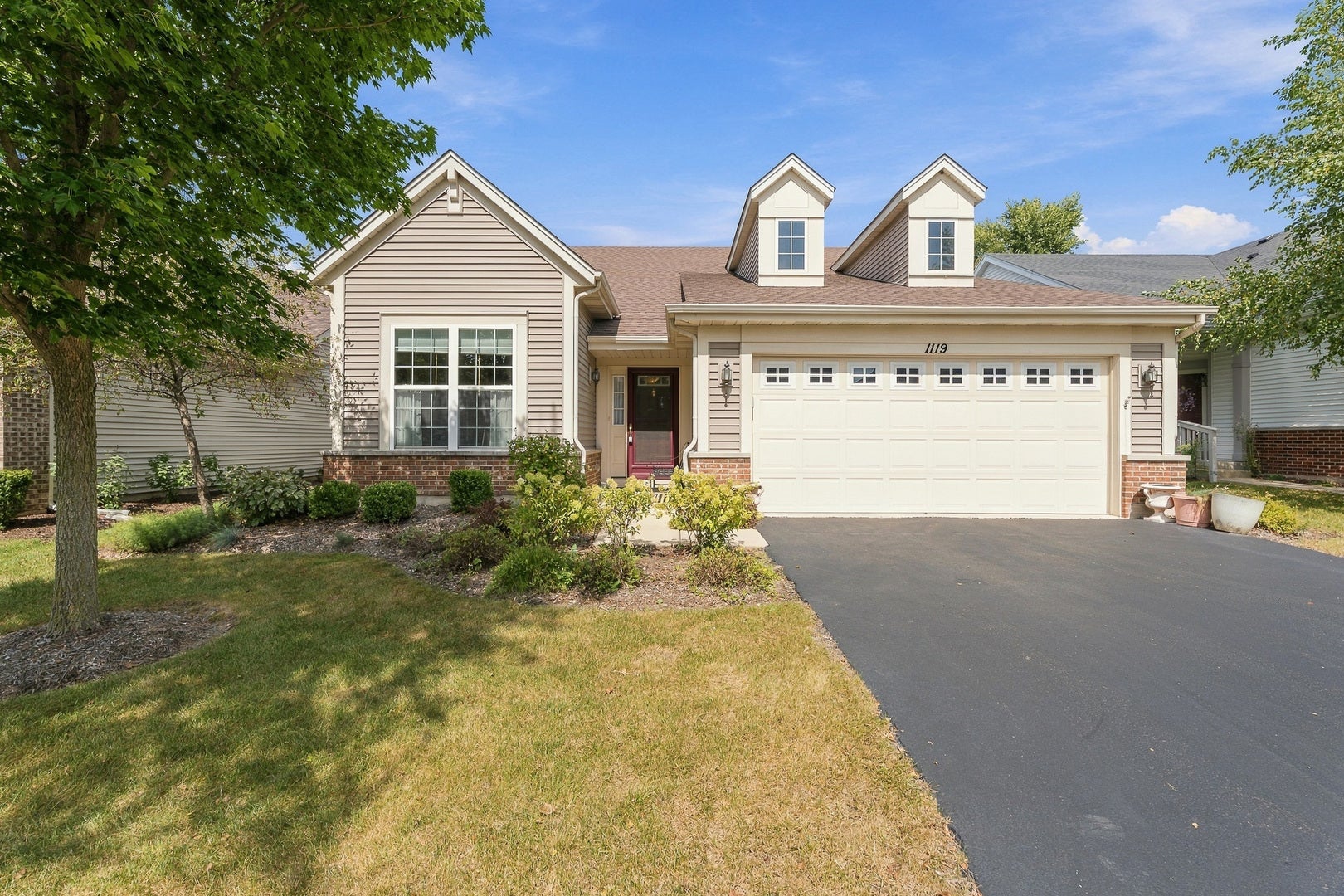 1119 Heathrow Lane — photo