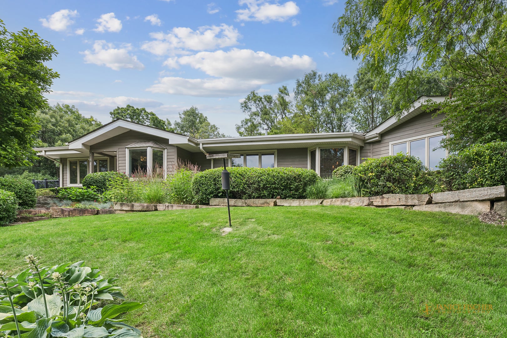 501 Lakepoint Drive — photo