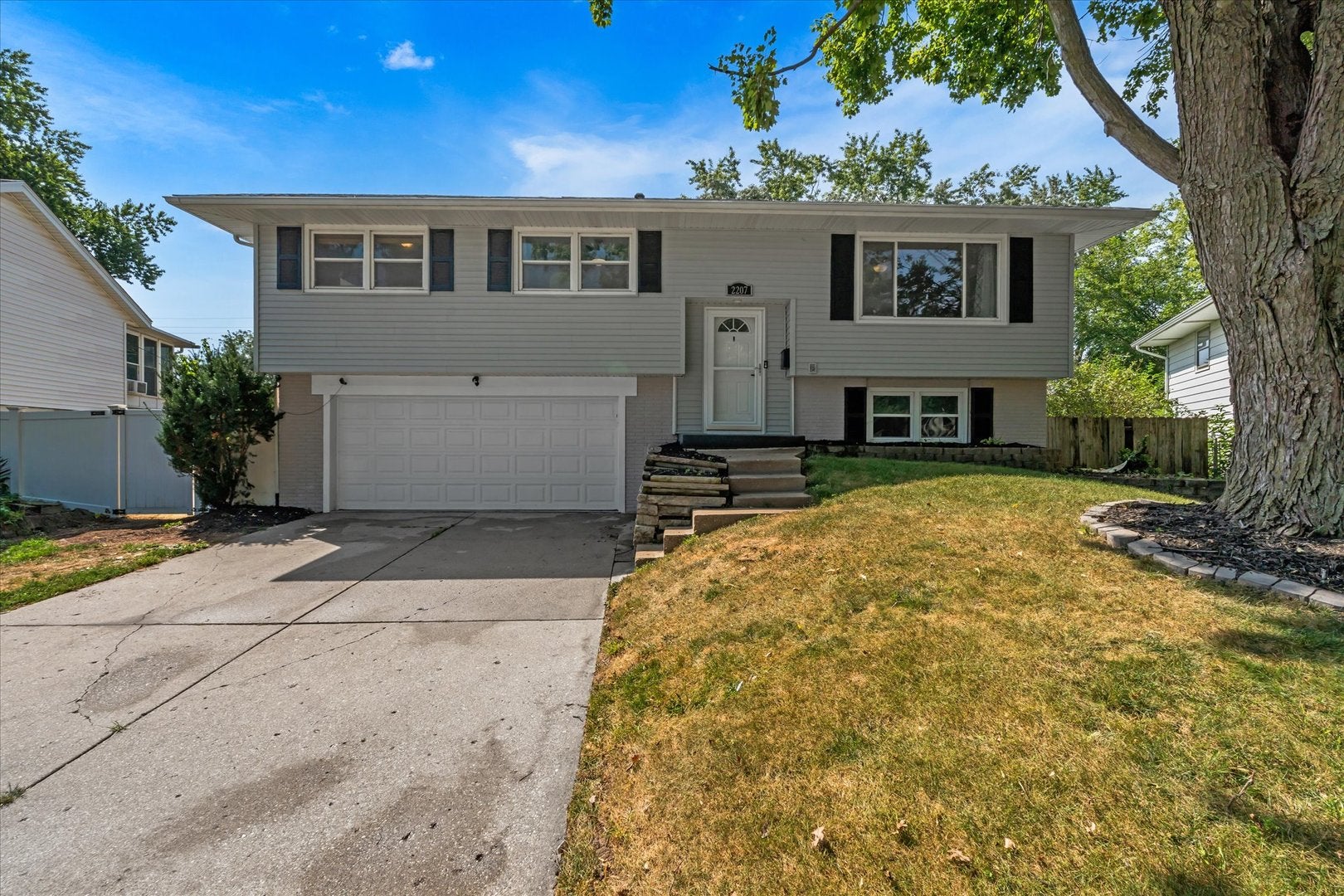 2207 Waveland Drive — photo