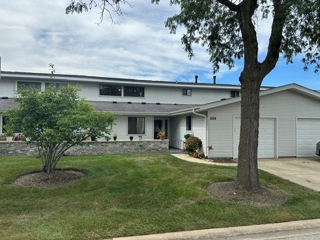 1104 Taunton Court — photo