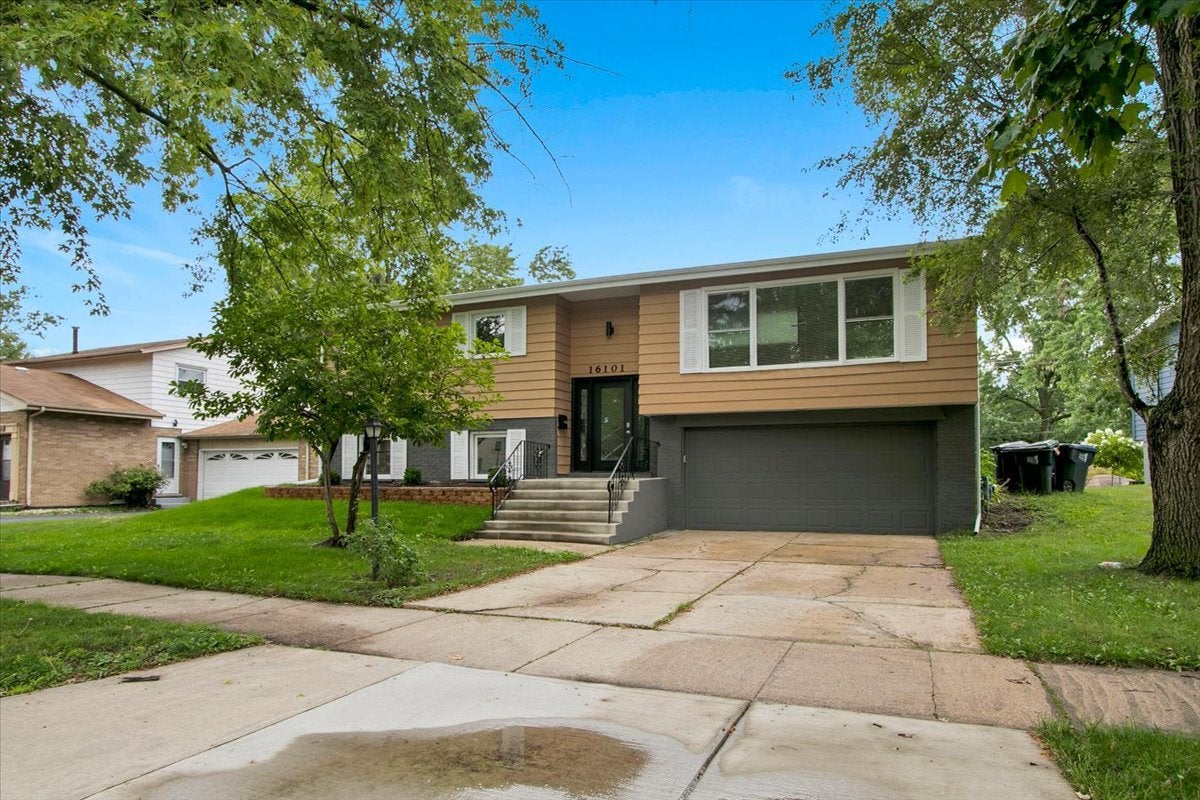 16101 Avalon Avenue — photo