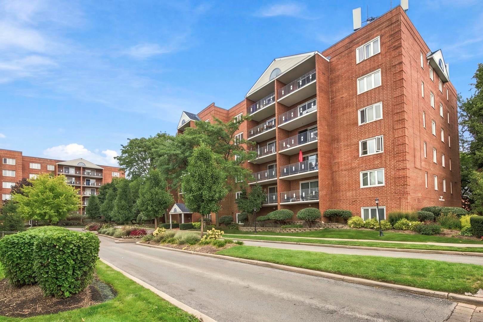 6530 W Irving Park Road 501 — photo