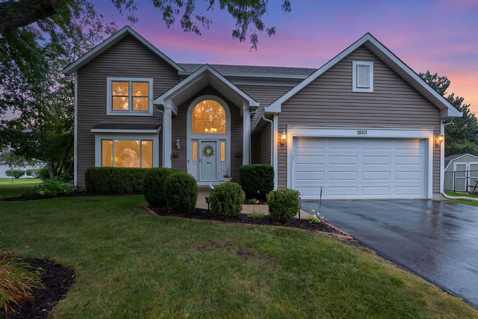 18101 W Hampshire Drive — photo