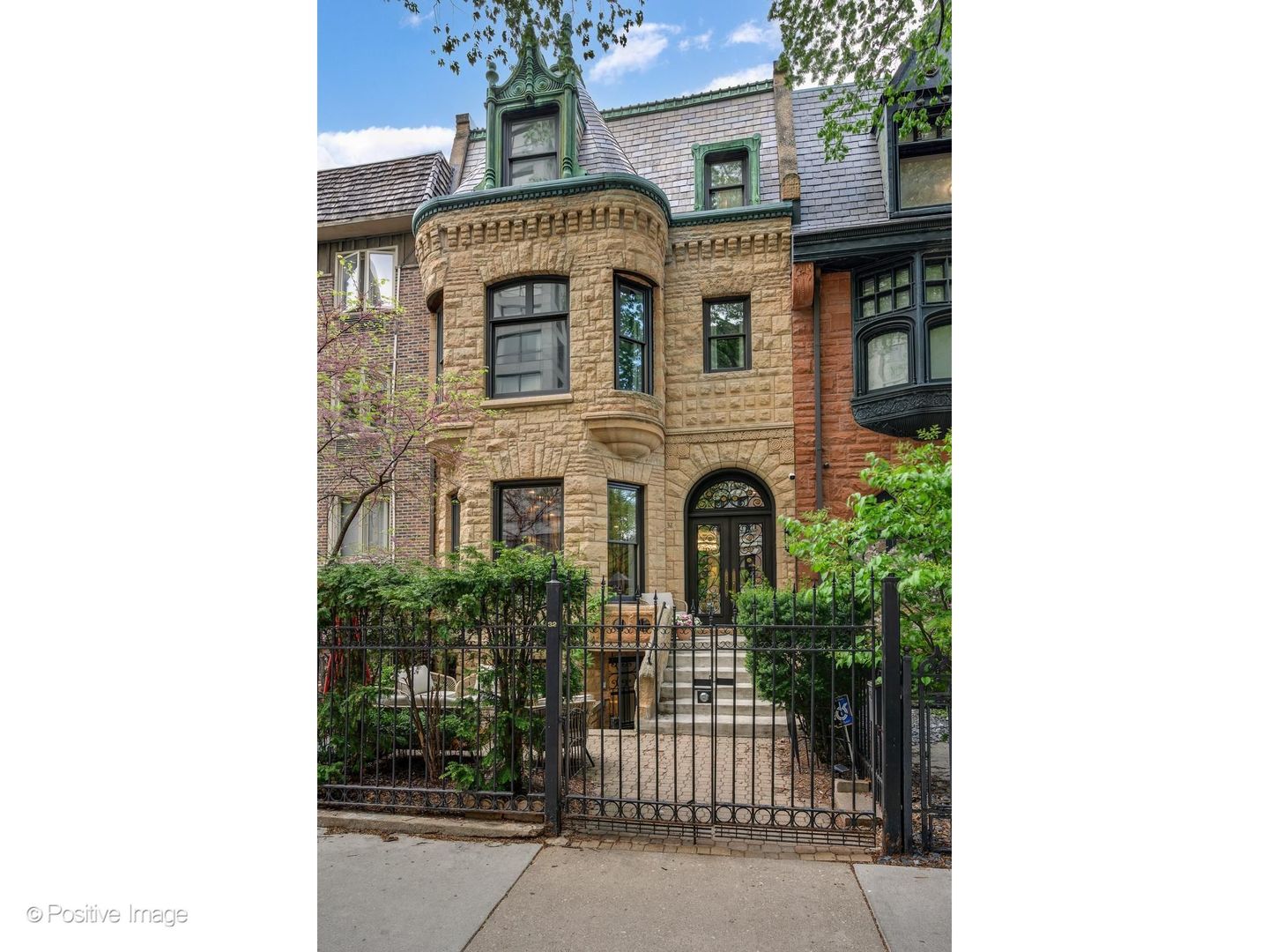 32 E Bellevue Place — photo