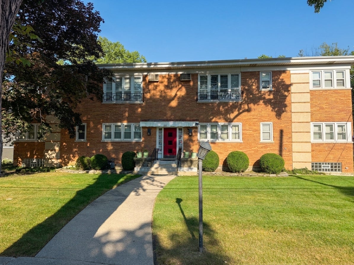 3611 Forest Avenue 2NE — photo