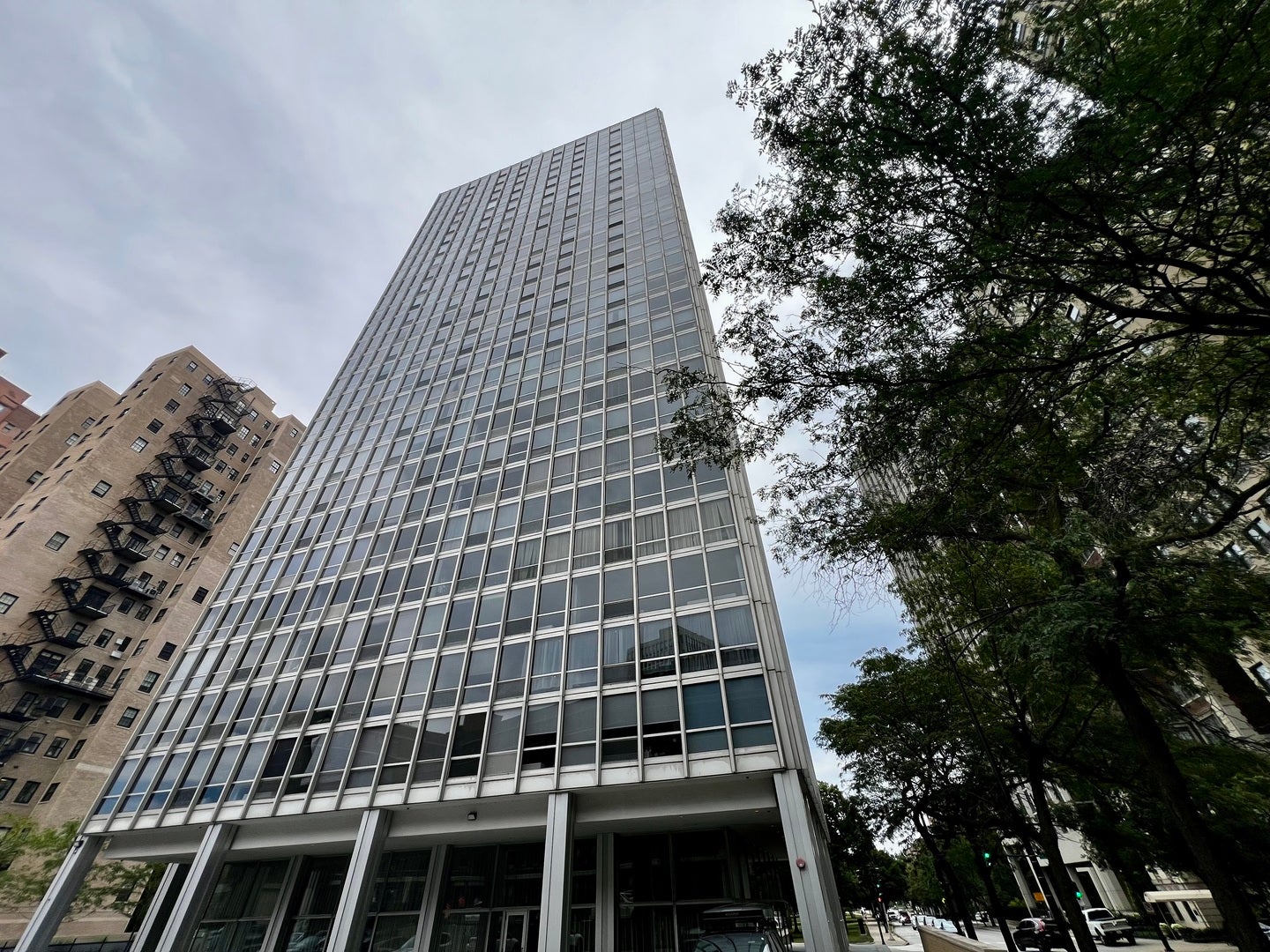 2400 N Lakeview Avenue 1007 — photo