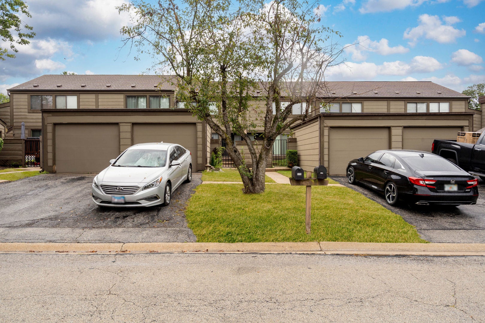 175 Aberdeen Court — photo