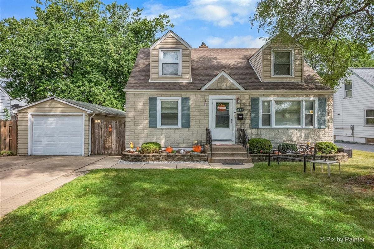 249 W Butterfield Road — photo