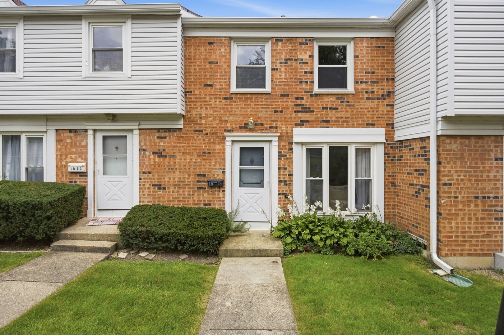 1074 Bristol Court — photo