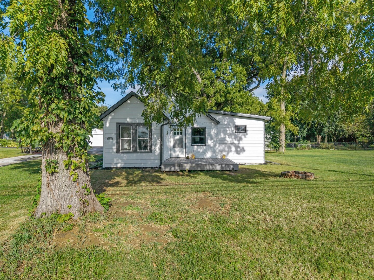 1219 Devils Glen Road — photo