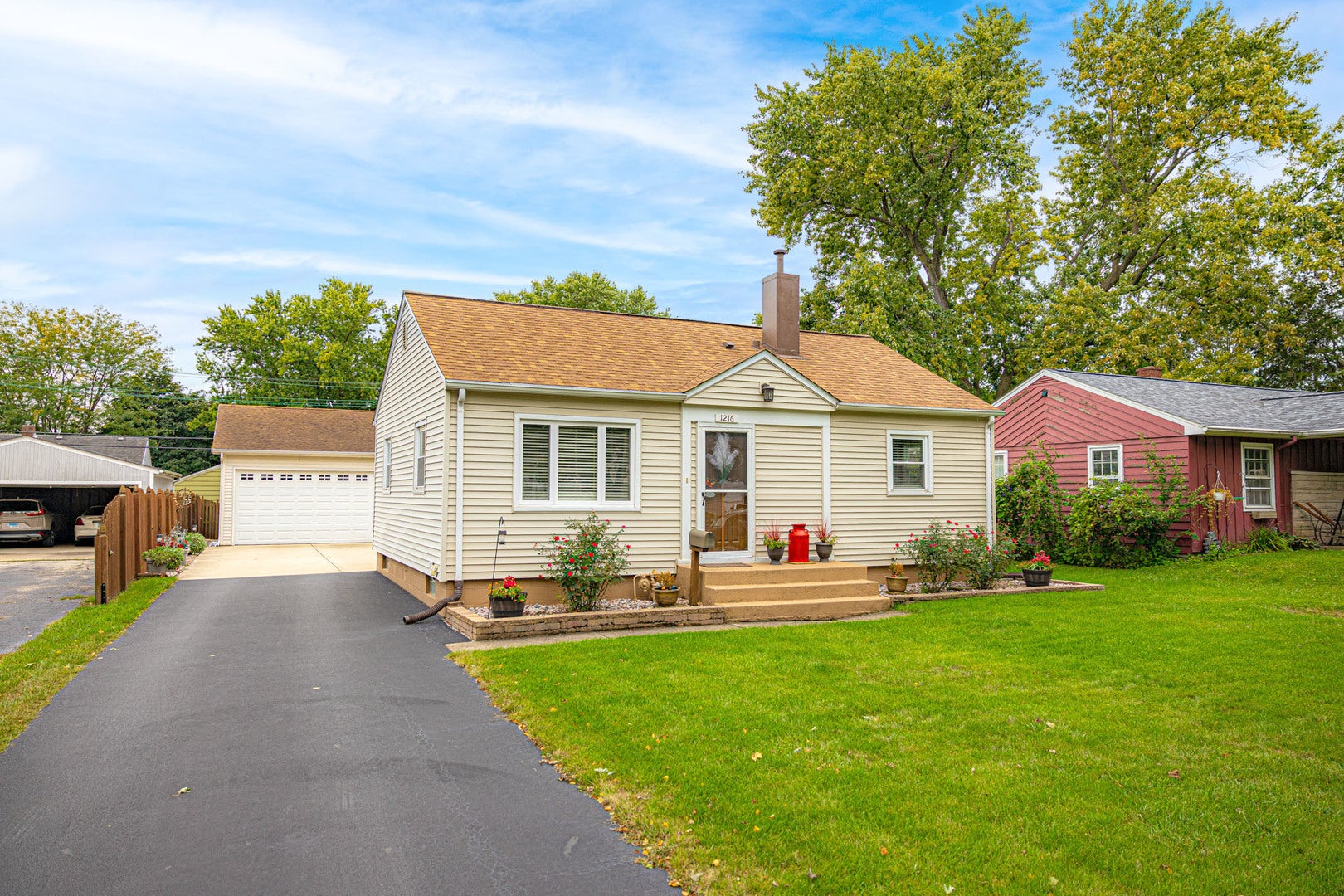 1216 John Street — photo