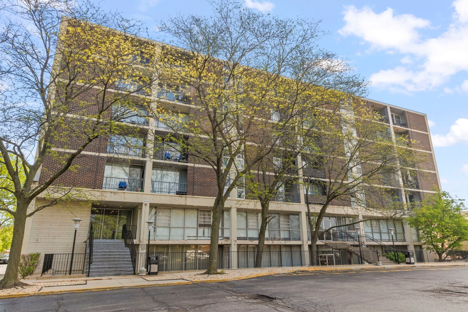 1043 S York Road 606 — photo