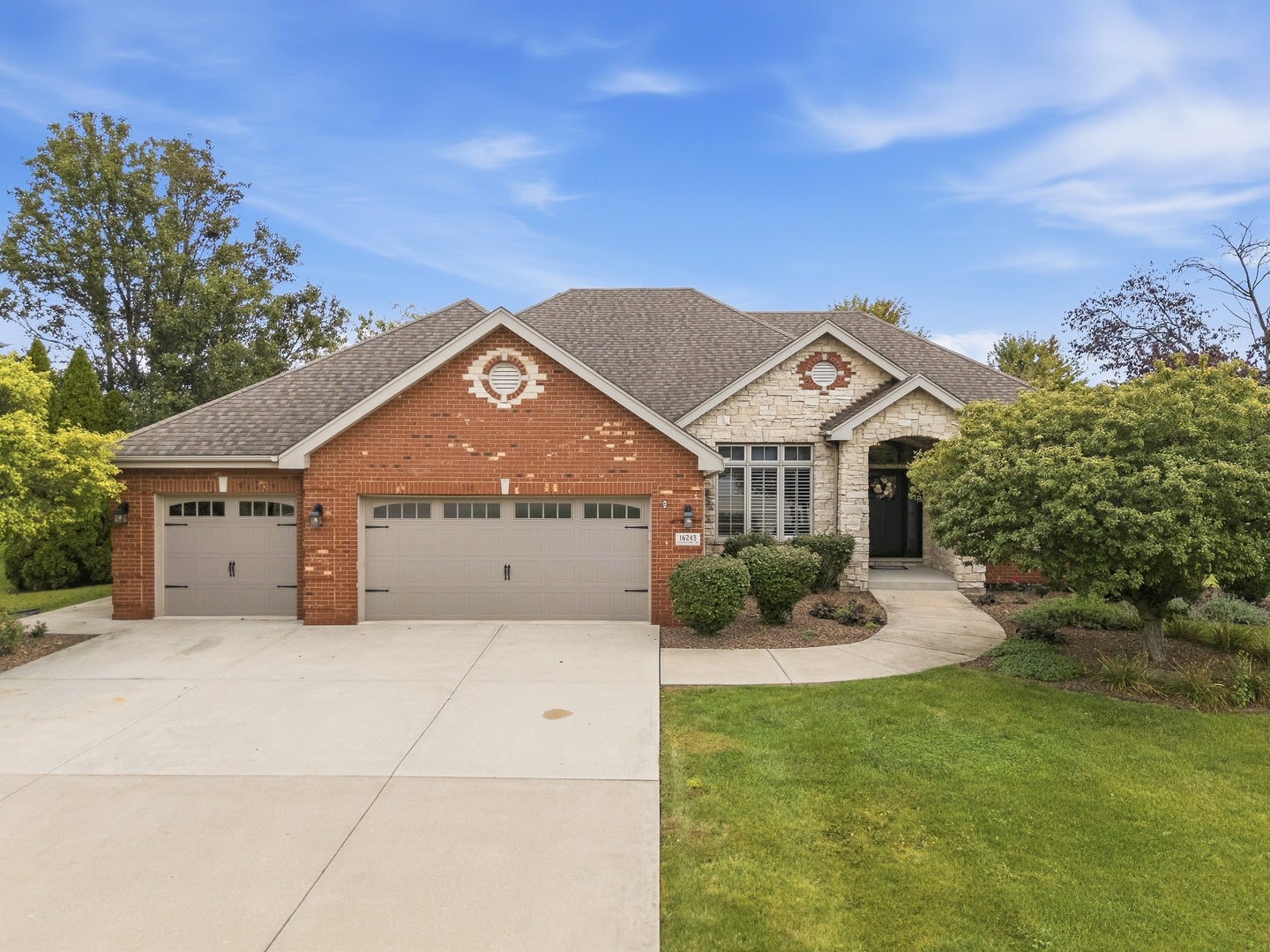 16243 W Blackhawk Drive — photo