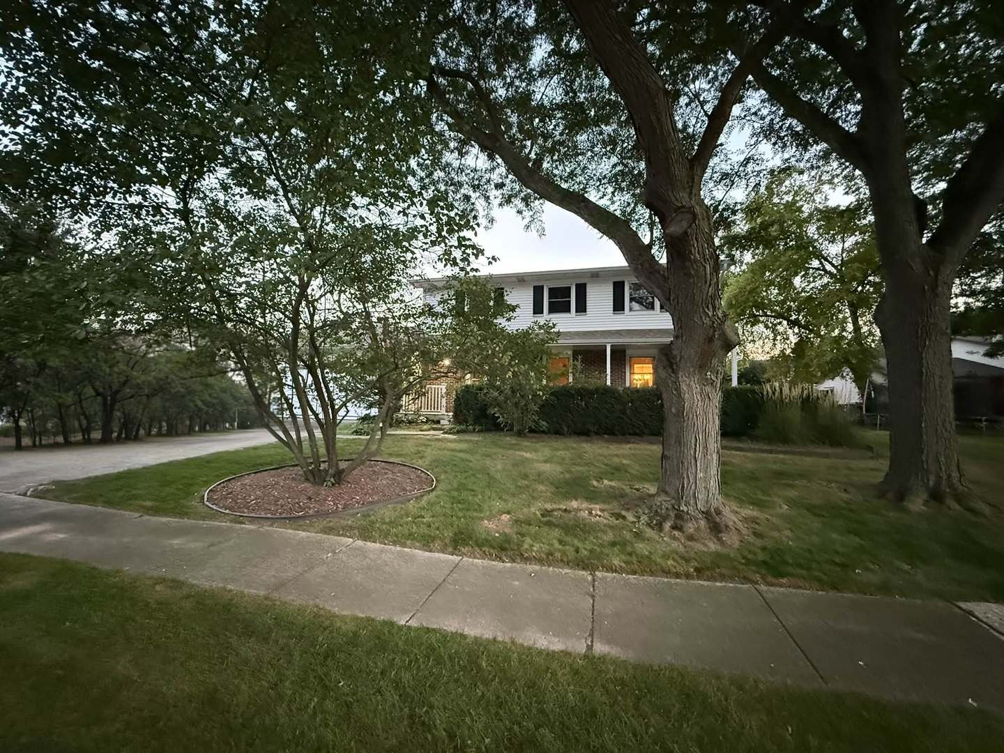 4421 Oriole Court — photo