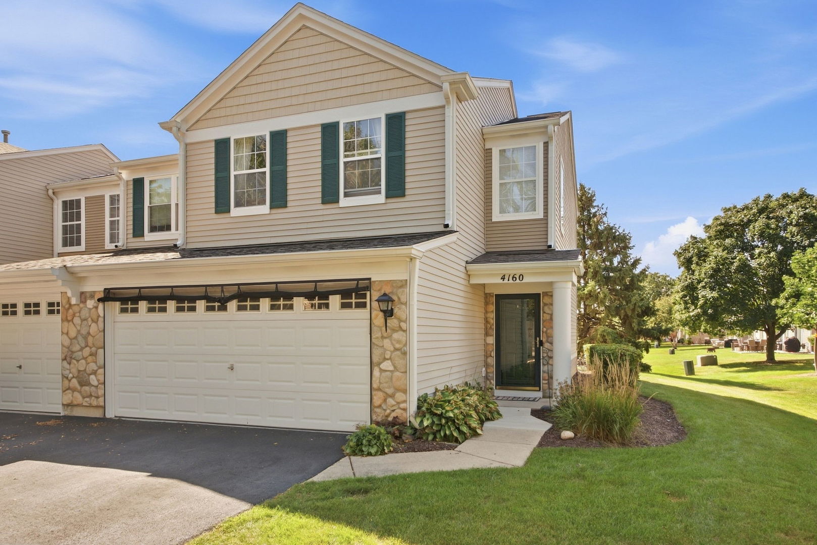 4160 Oak Tree Lane — photo