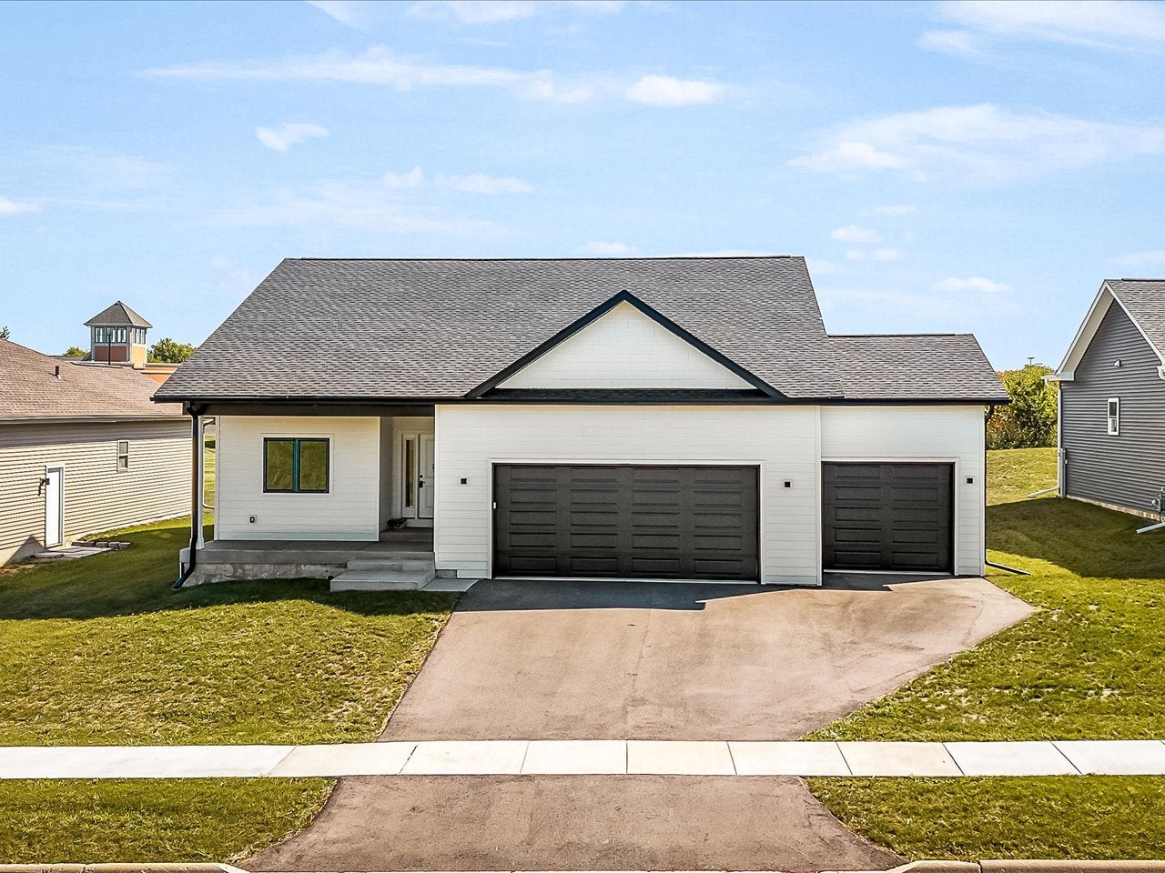 8557 Blue River Road — photo