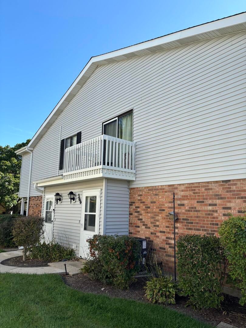 366 N Washington Court 366 — photo