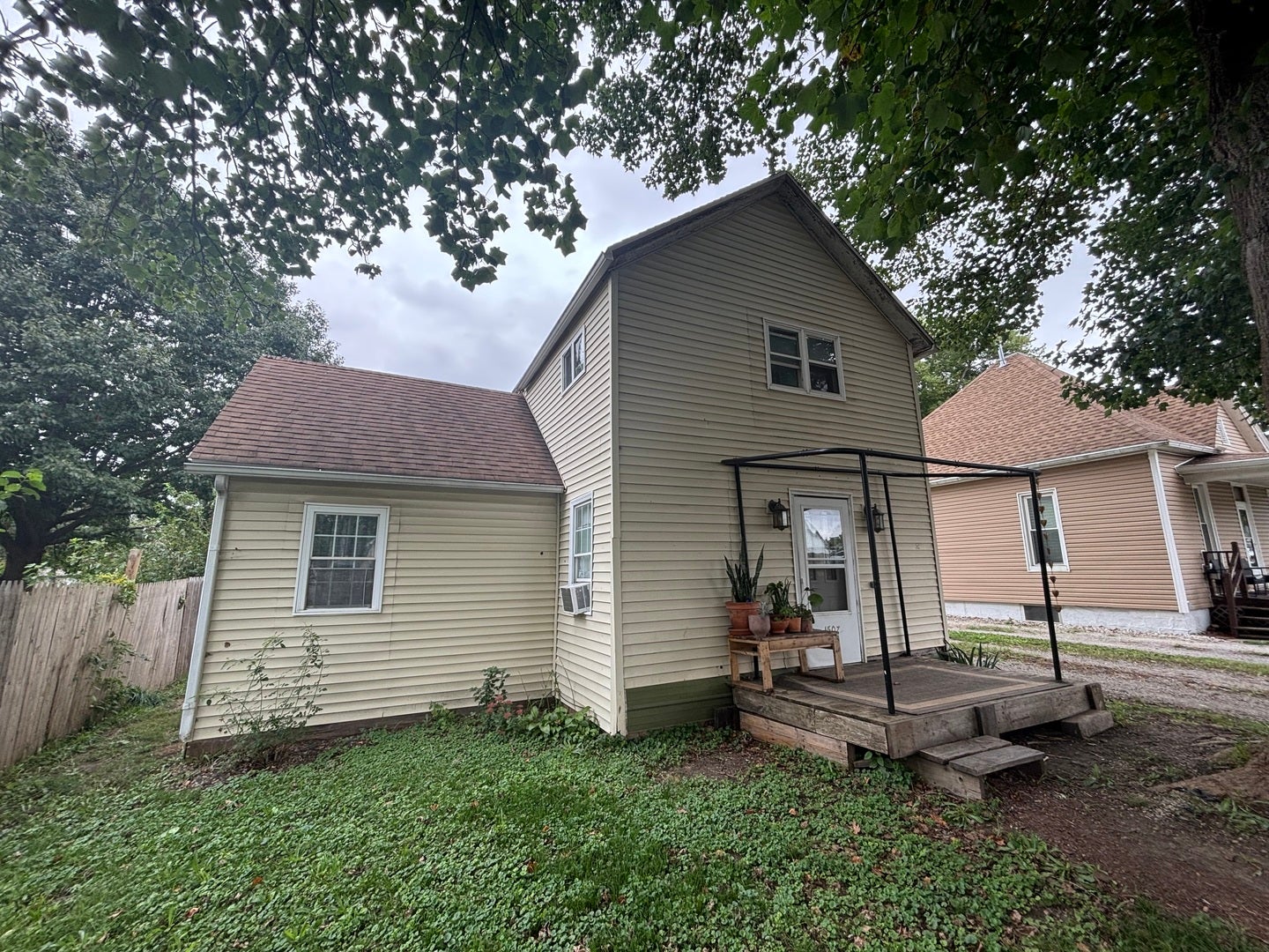 1507 E Washington Street — photo