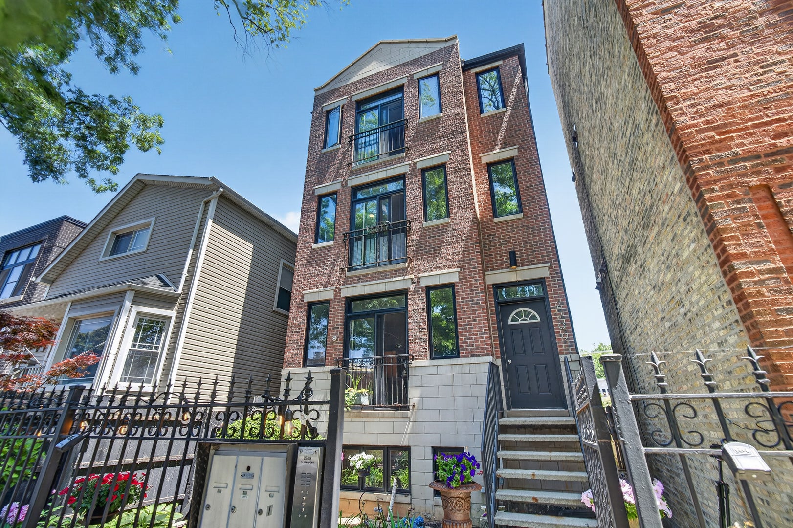 2709 N Campbell Avenue 1 — photo