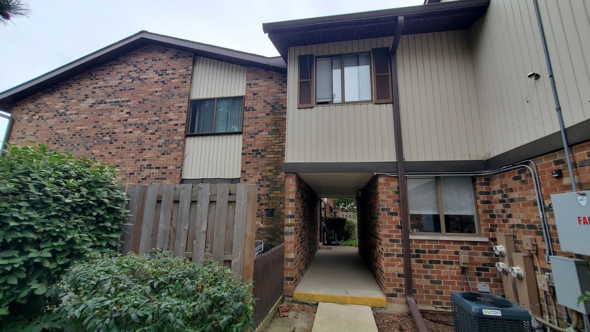 7342 Winthrop Way 8 — photo