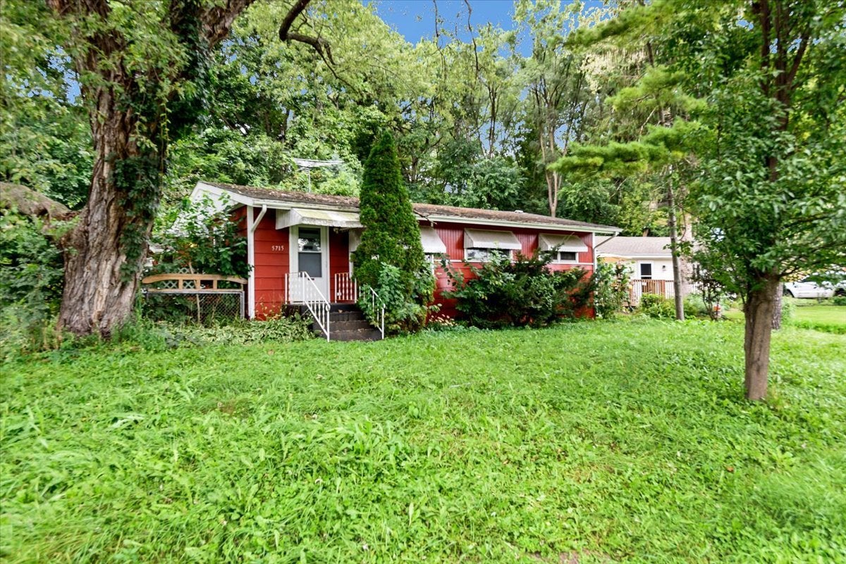 5715 Fox Lake Road — photo