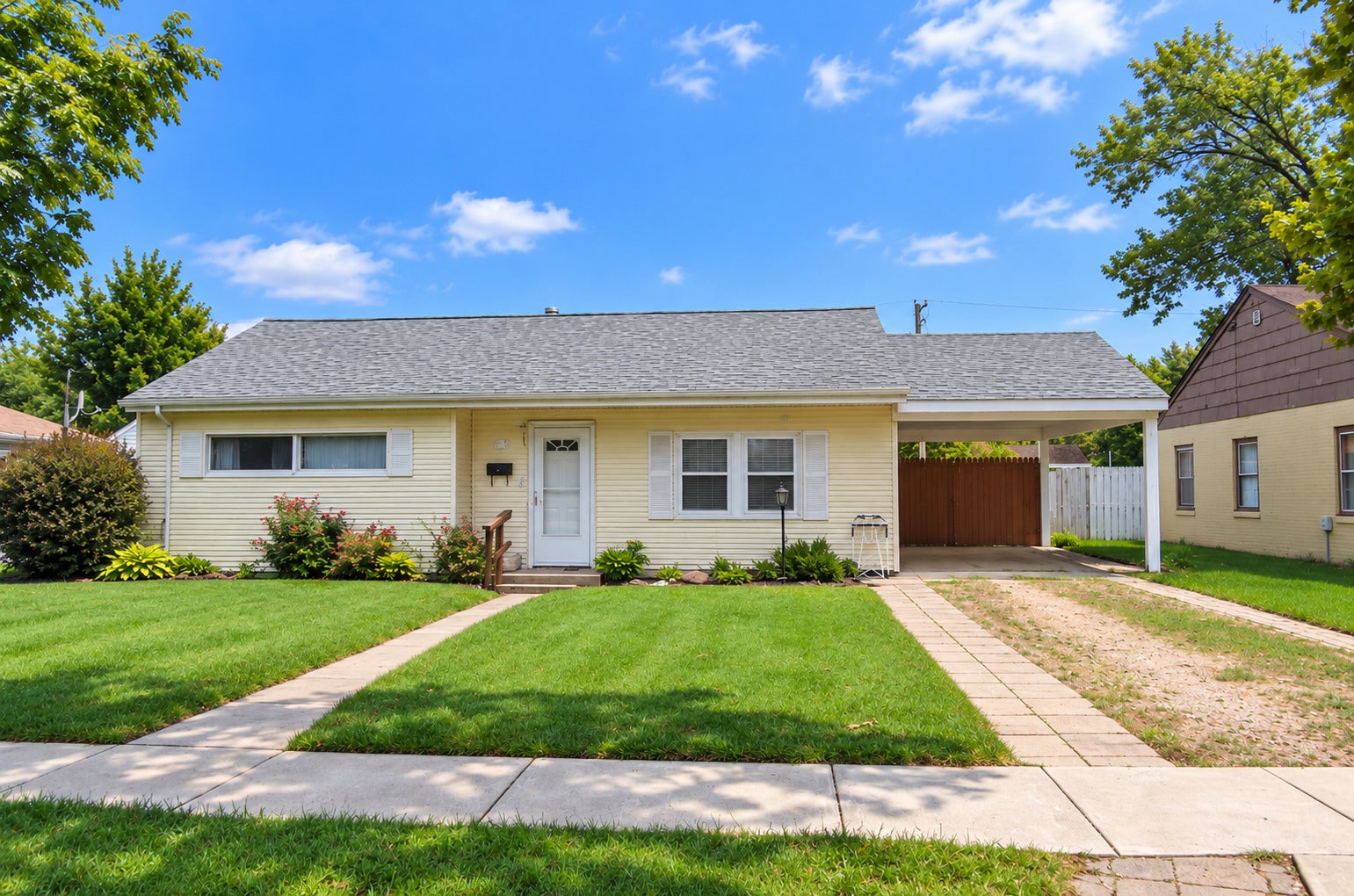 1110 Douglas Drive — photo