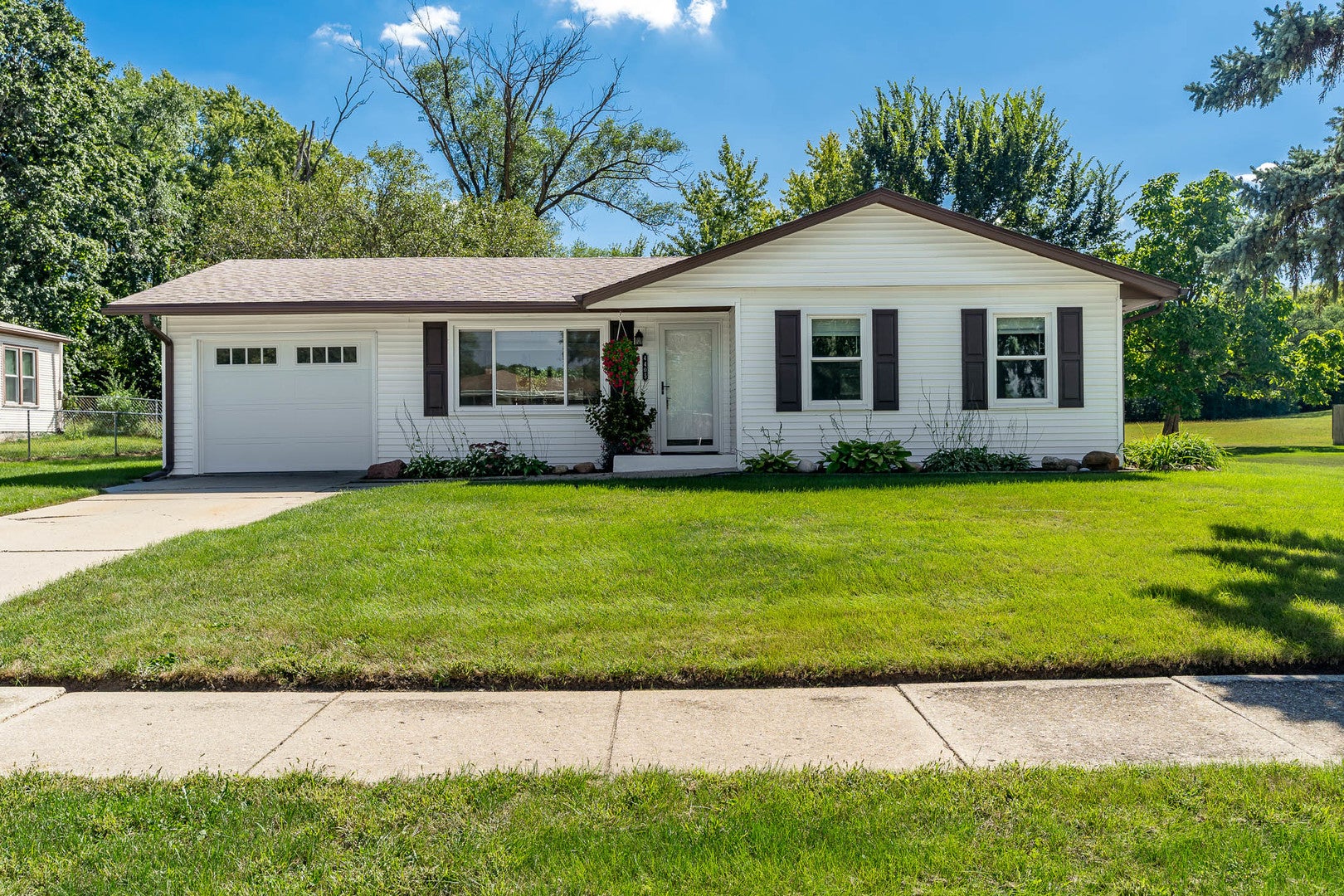 4405 Oconnell Street — photo