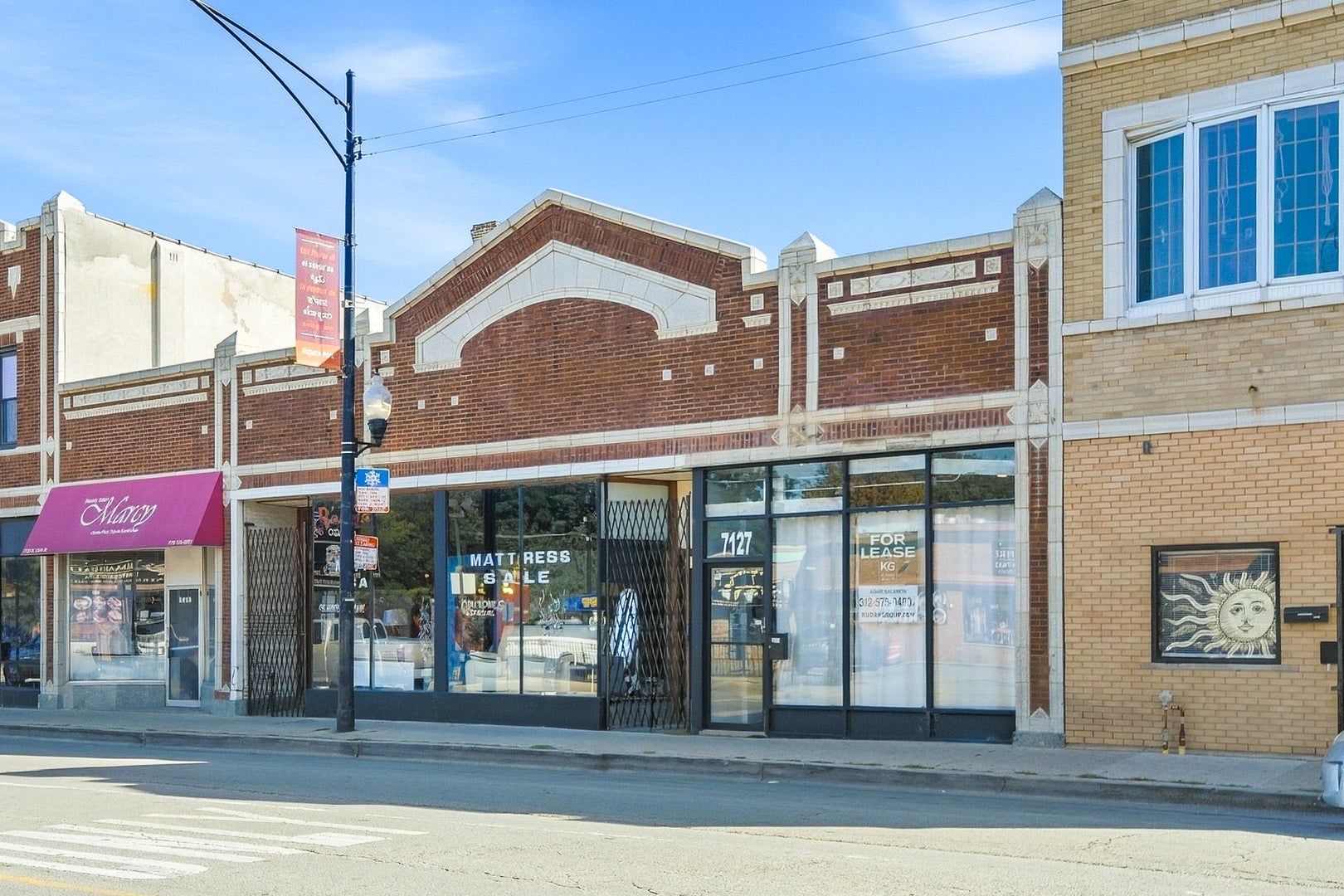 7127 N Clark Street — photo