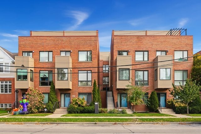 645 Custer Avenue 403 — photo