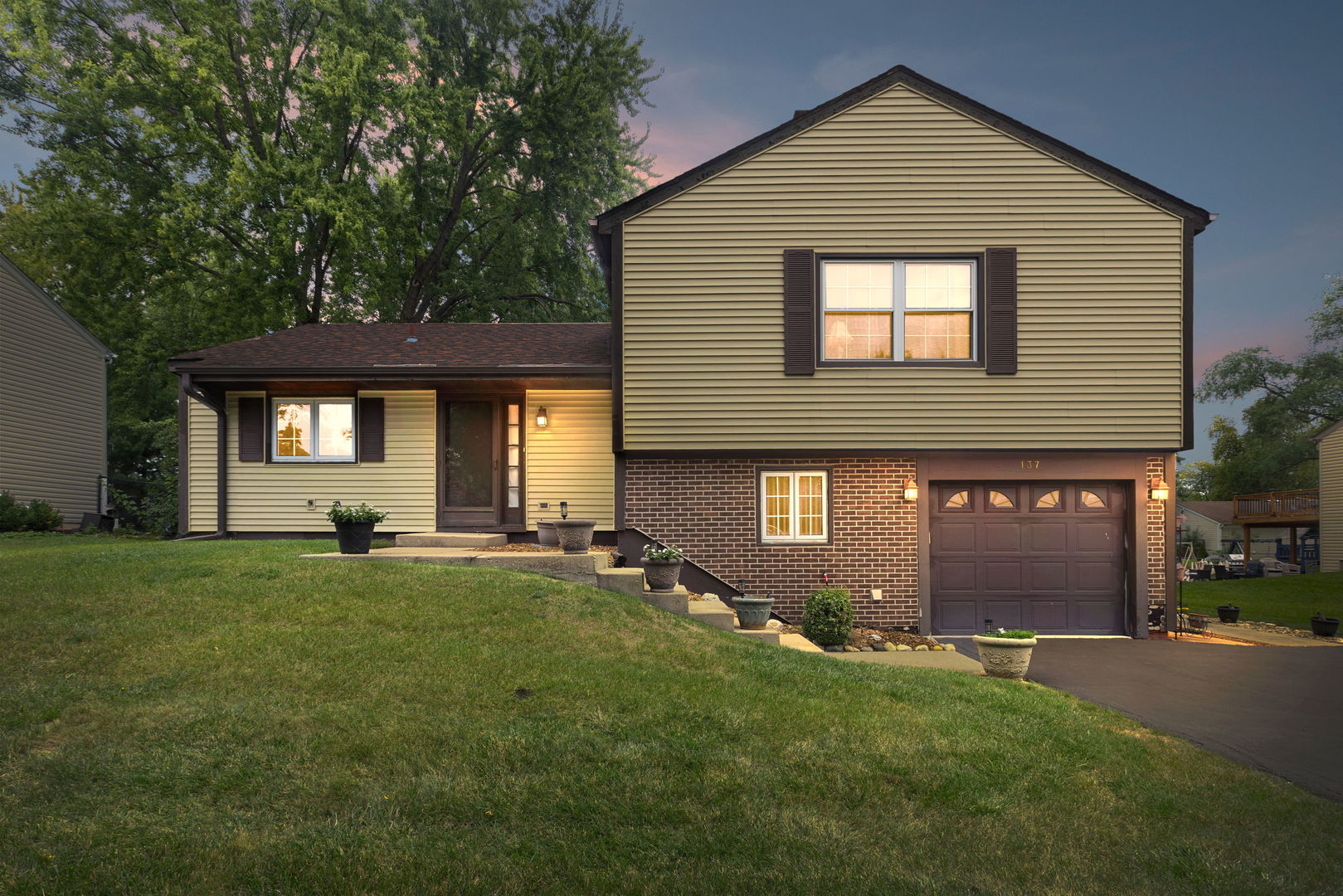 137 Sherman Court — photo