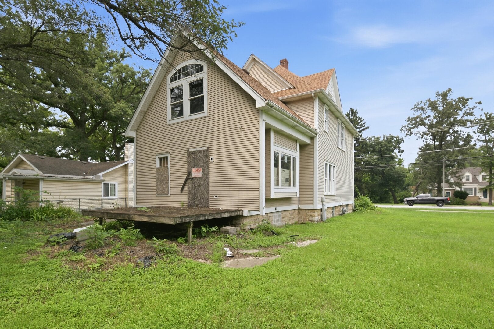 20 E Main Street — photo