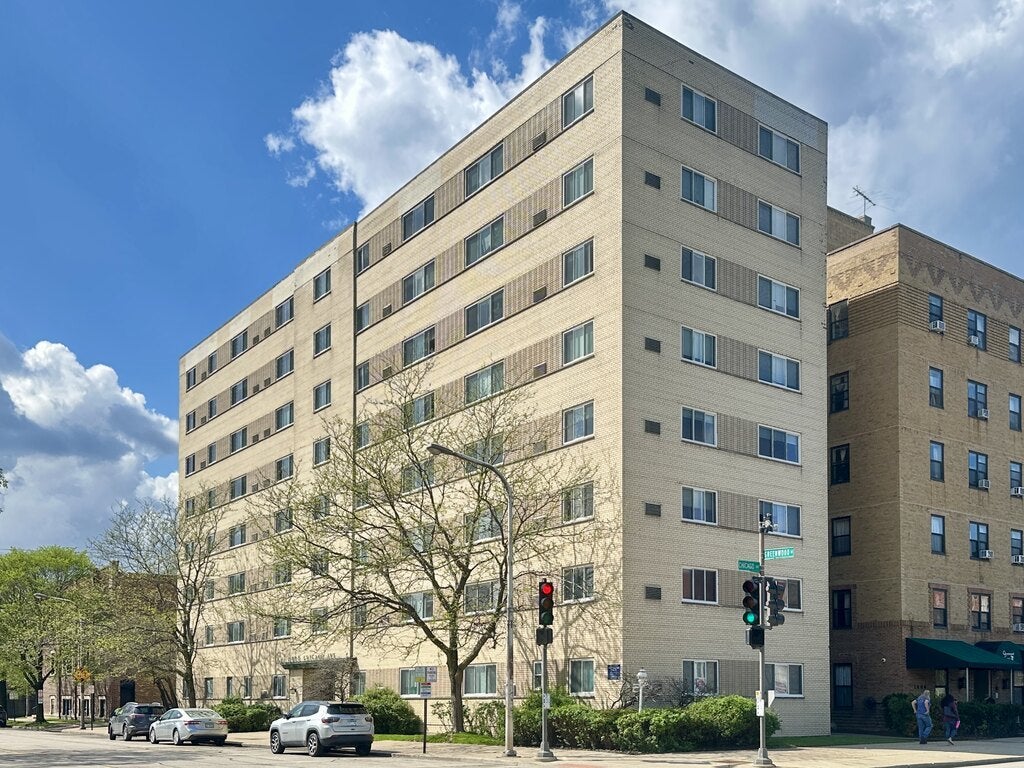 1400 Chicago Avenue 703 — photo