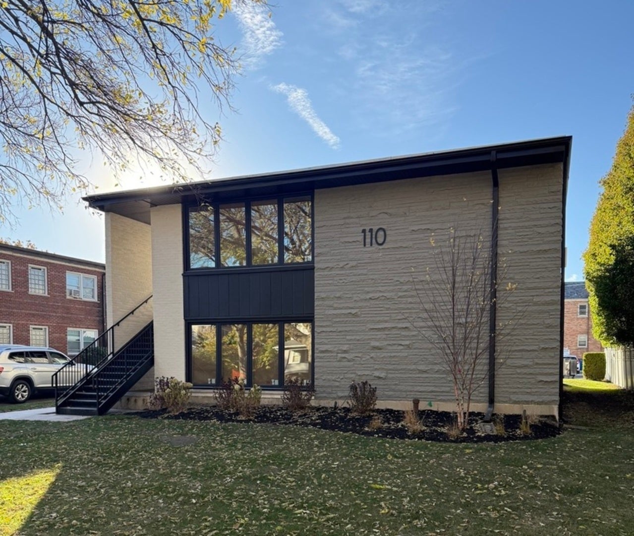 110 N Willow Road 4 — photo