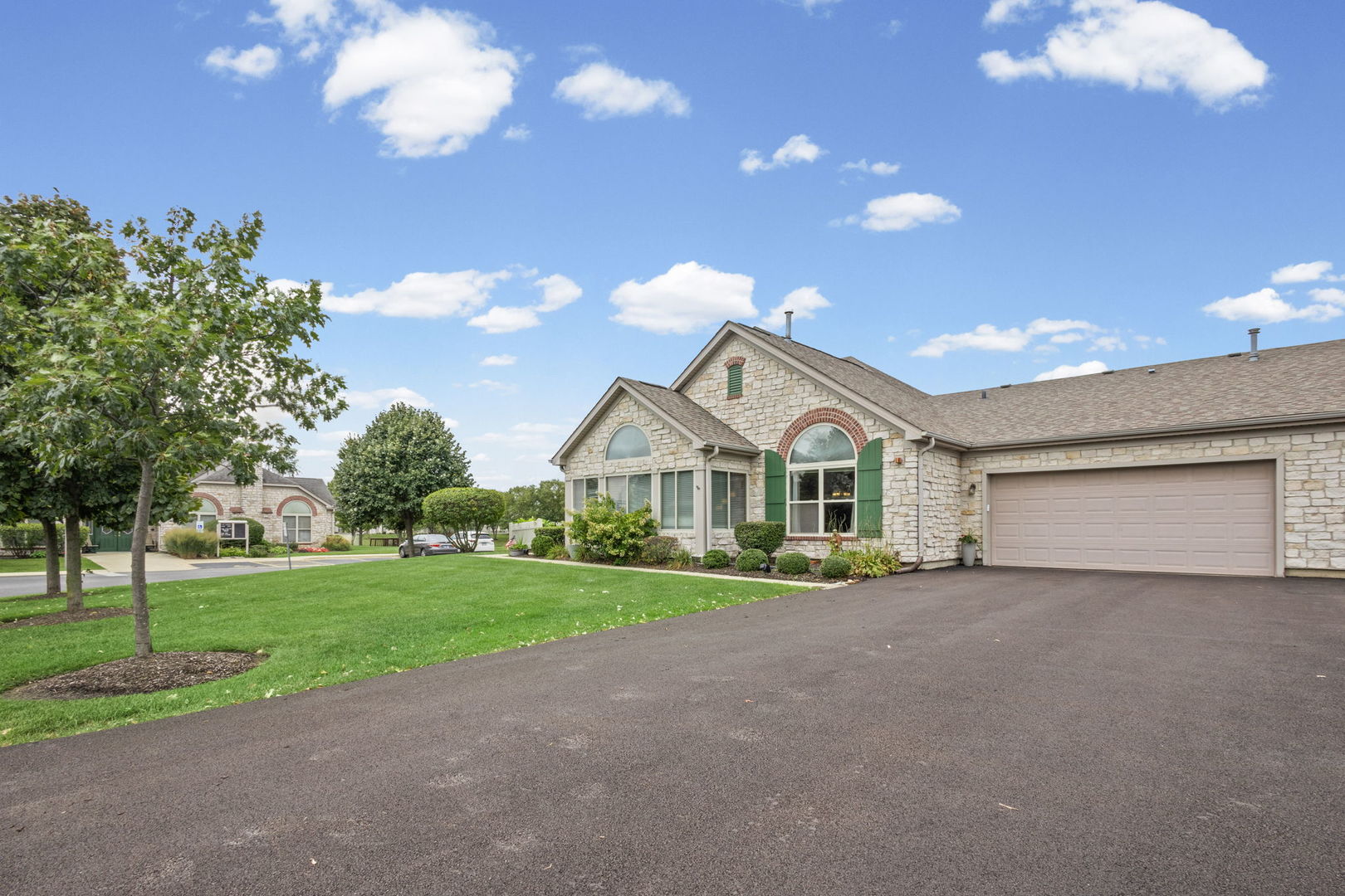 Home in Homer Glen, IL 60491 — photo 3