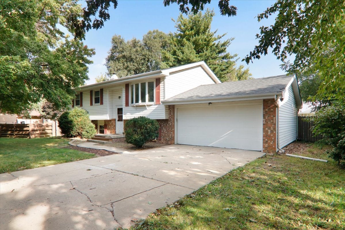 1706 Erin Drive — photo
