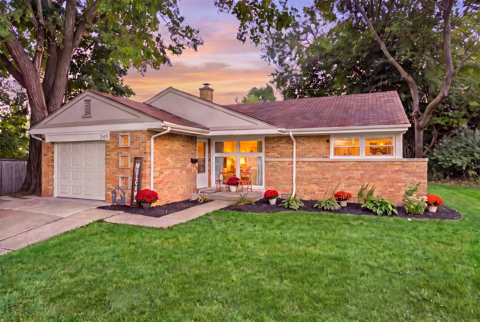 Home in Palatine, IL 60067 — photo 2