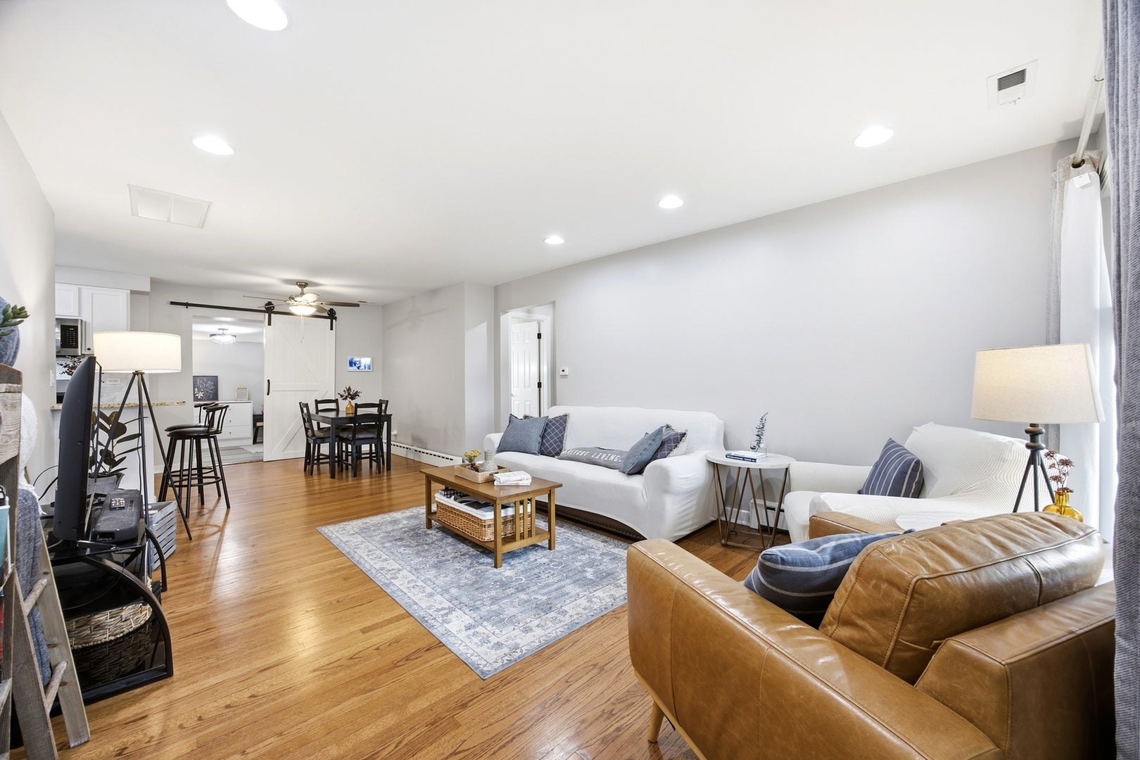 Home in Palatine, IL 60067 — photo 3