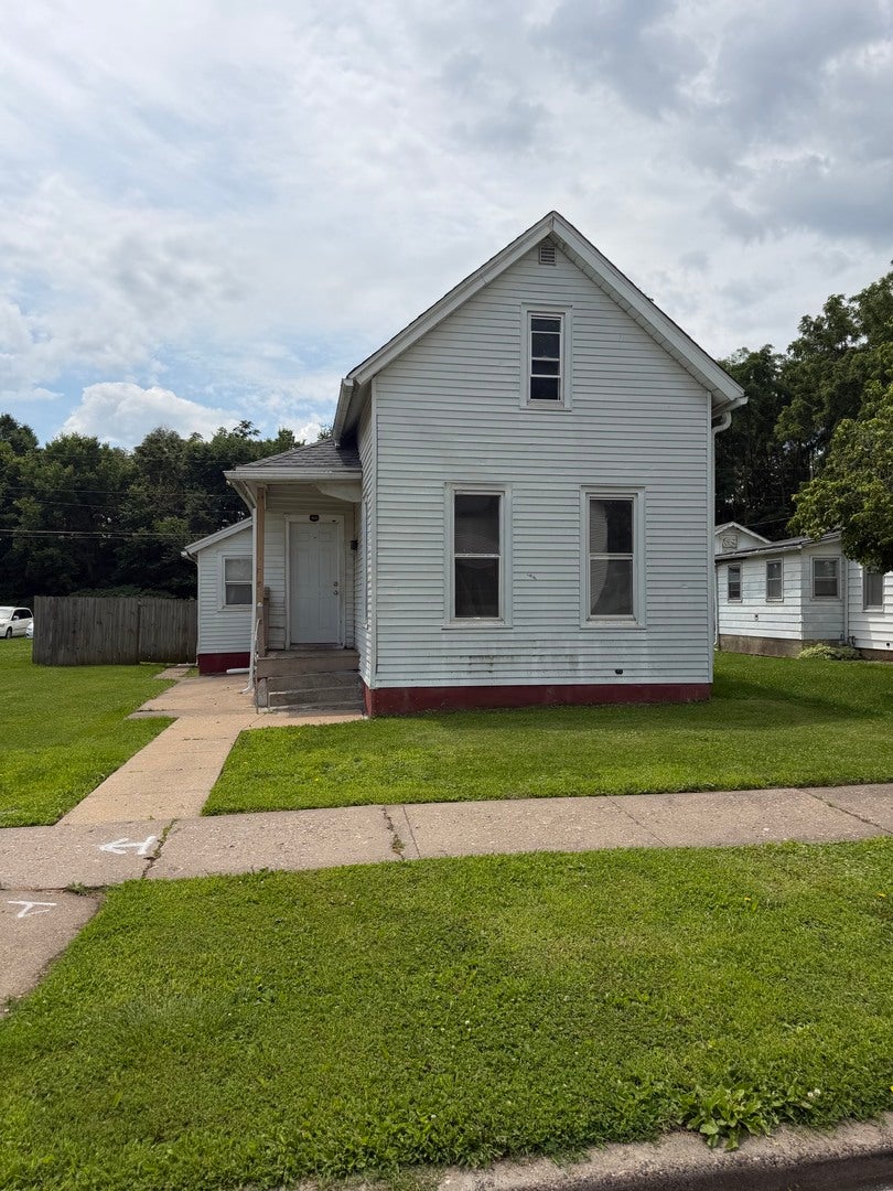 1823 W 6th Street — photo