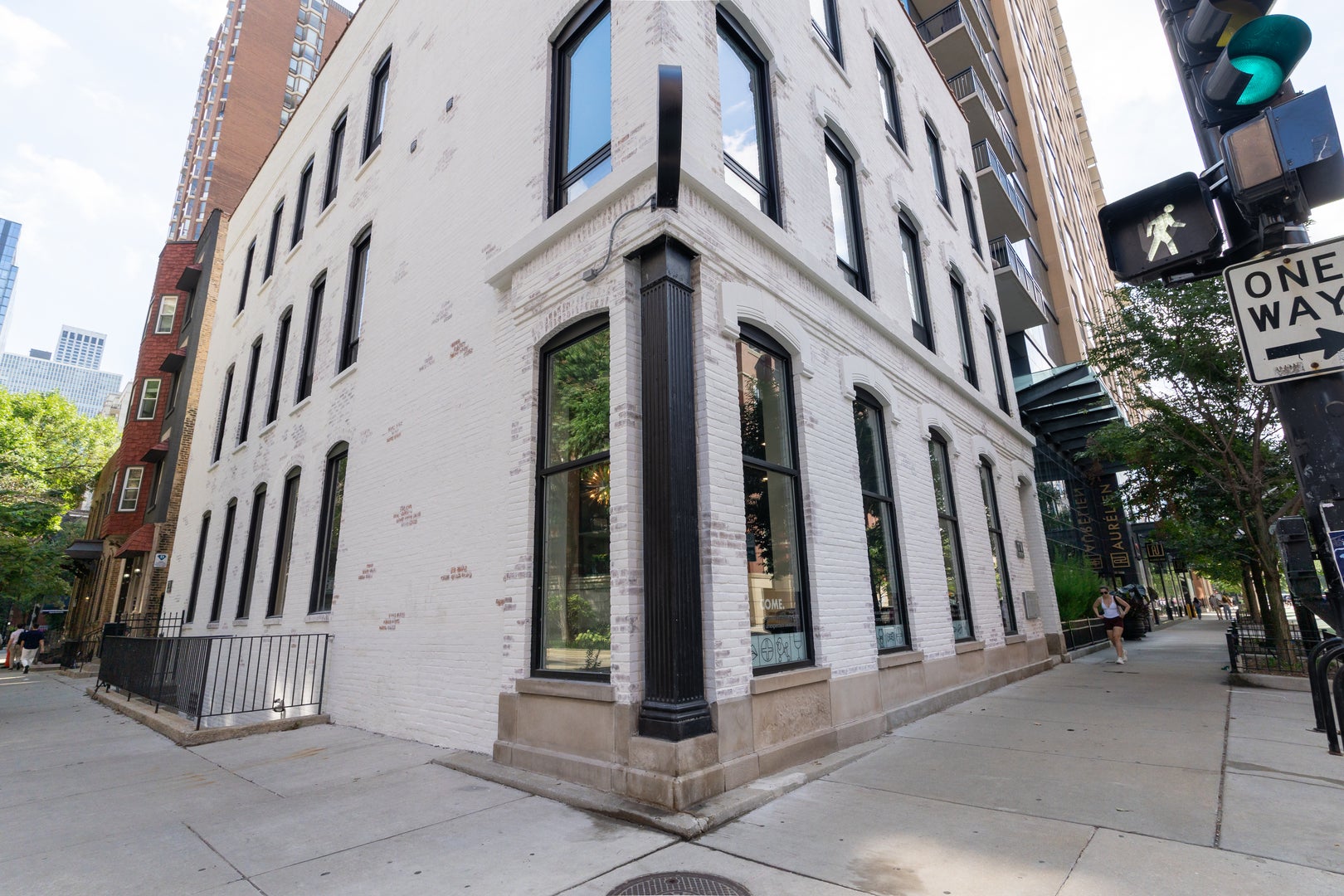 77 W Chestnut Street 3B — photo