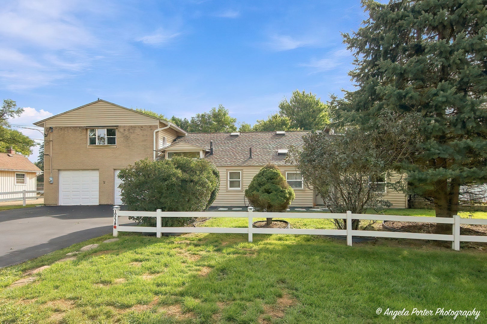 10238 W Wadsworth Road — photo