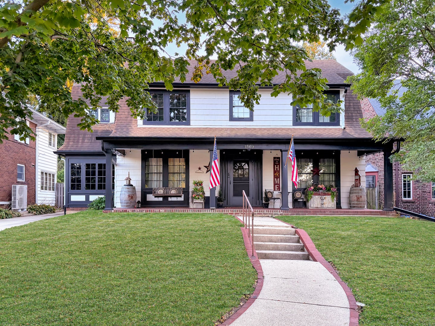 1569 W Stephenson Street — photo