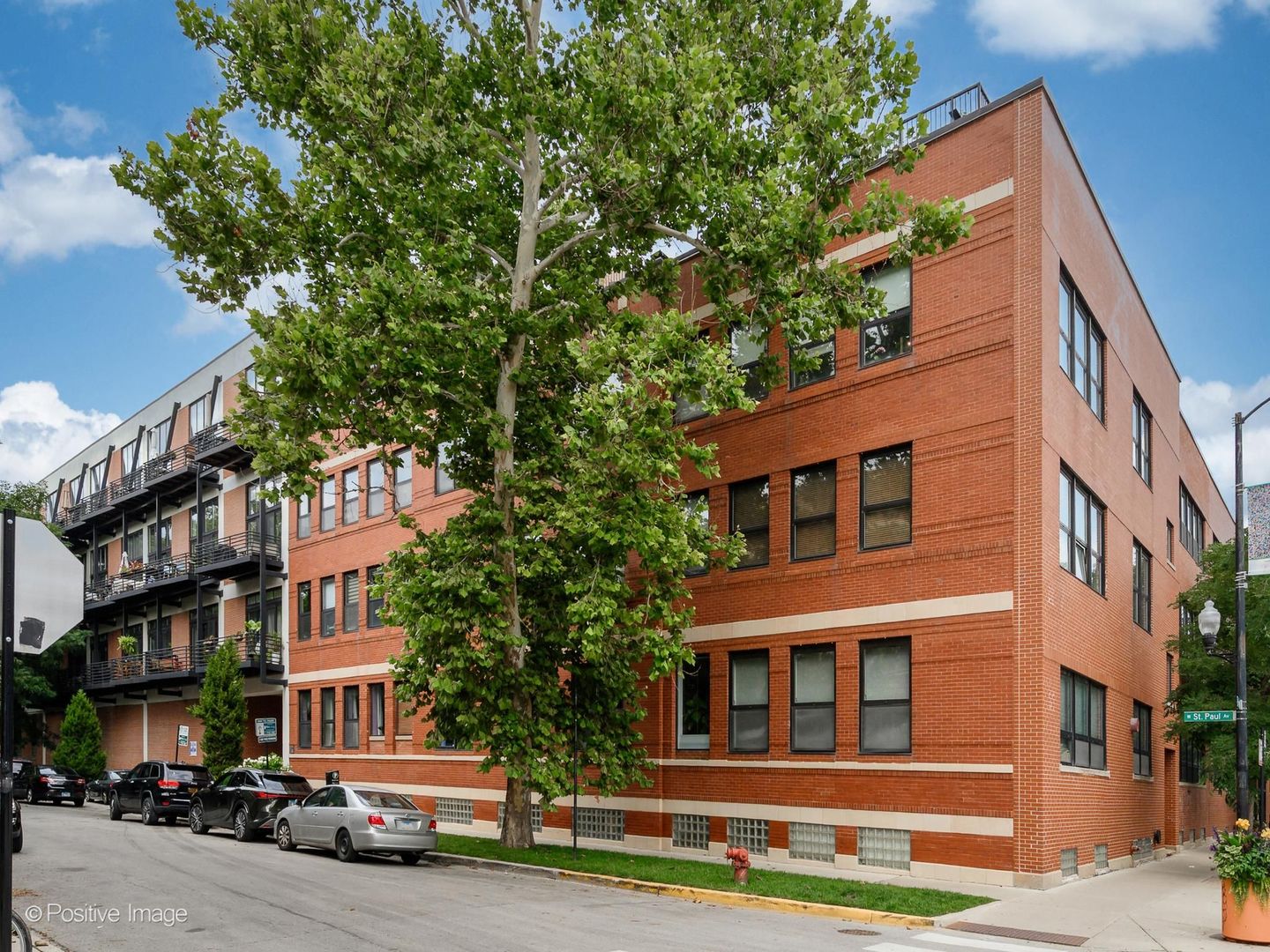 2012 W Saint Paul Avenue 207 — photo