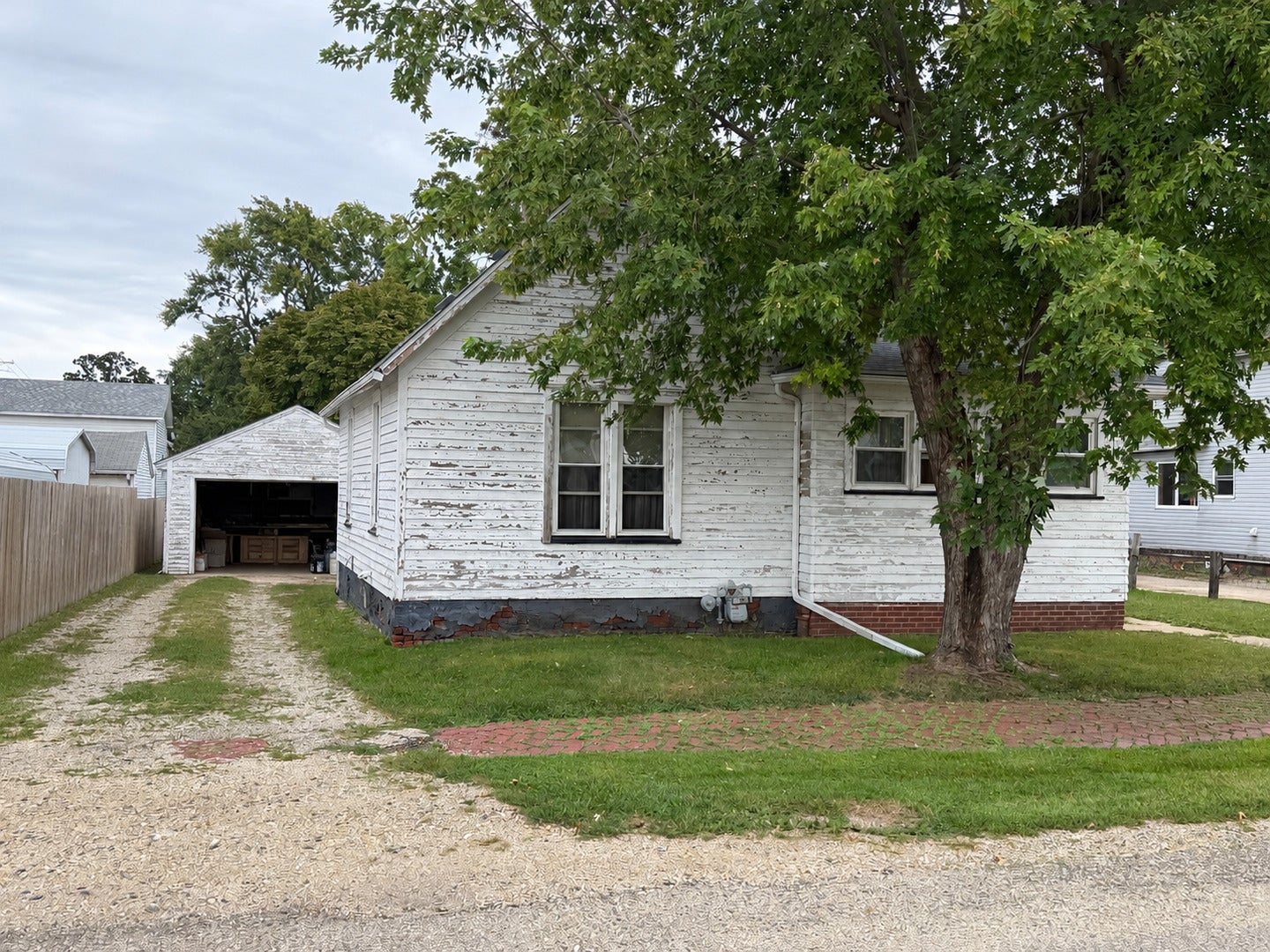 820 N Burr Street — photo