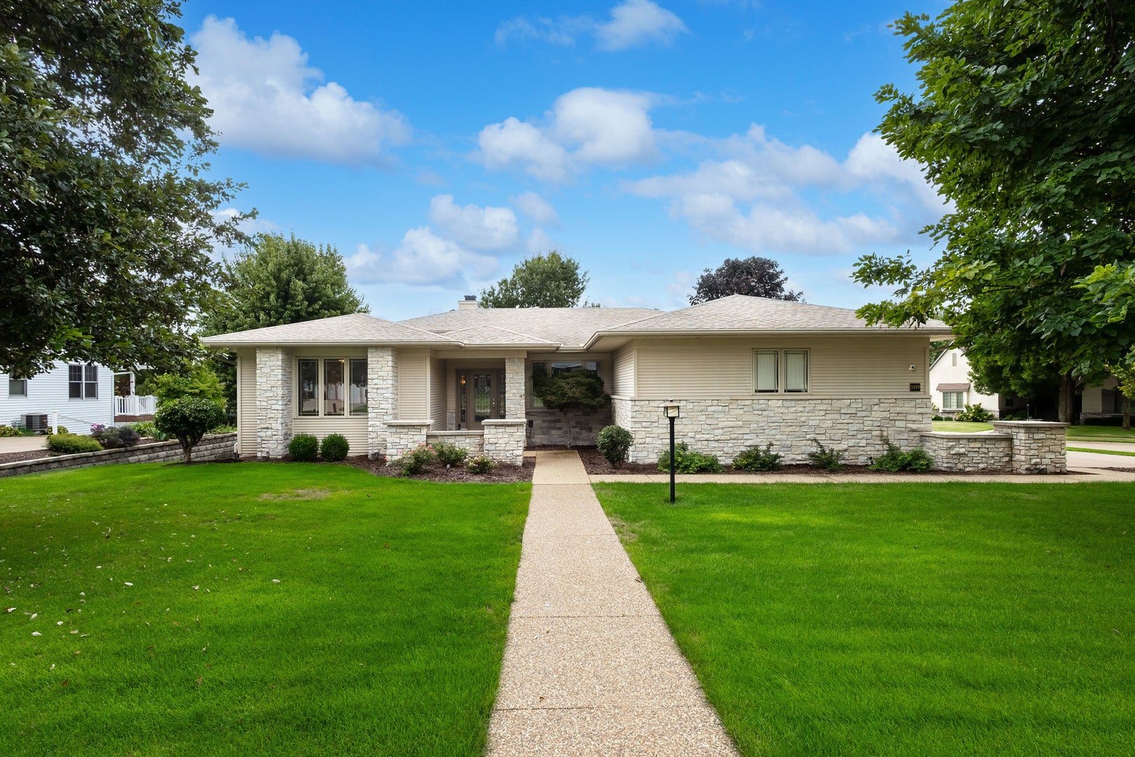 5349 Griffin Lane — photo