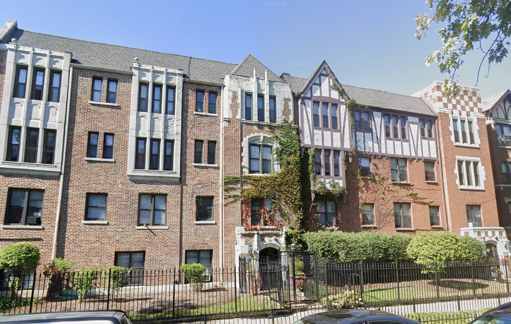 5214 S Woodlawn Avenue 407 — photo