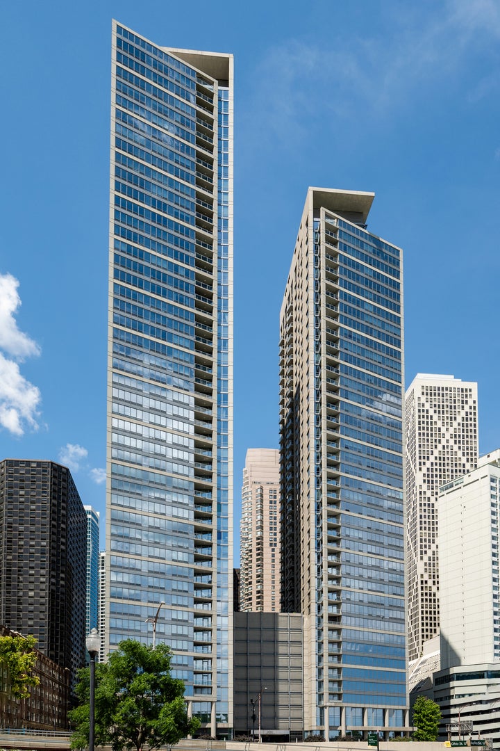 600 N Lake Shore Drive 4211 — photo