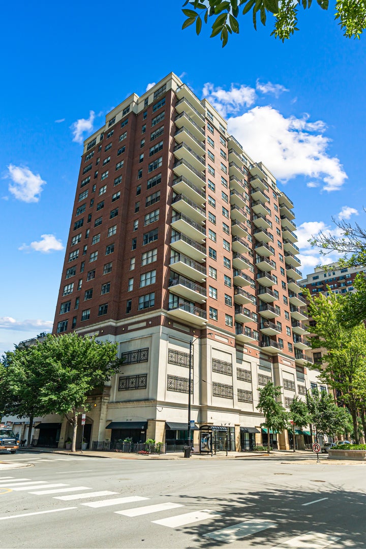 5 E 14th Place 1304 — photo
