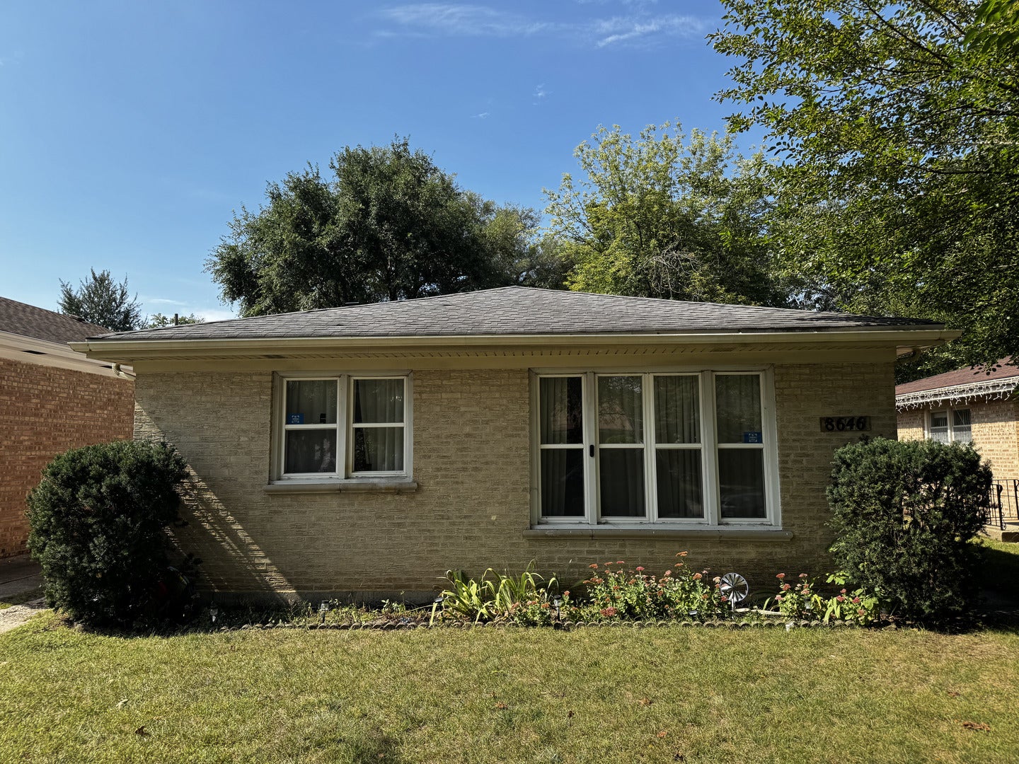8646 Gross Point Road — photo