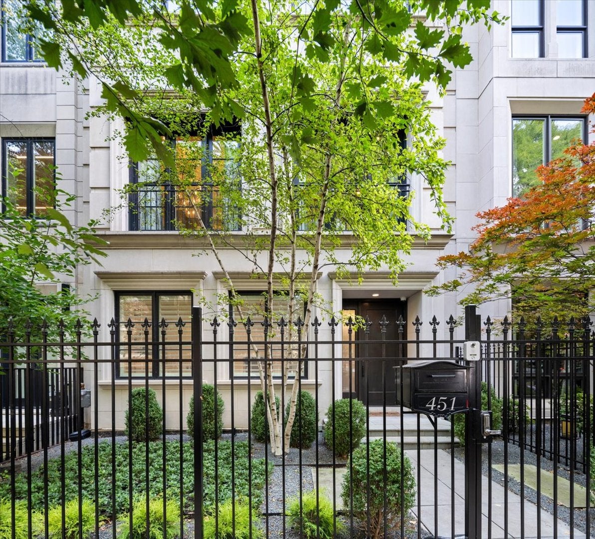 451 W Deming Place — photo